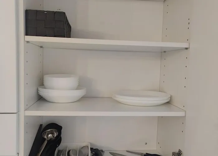 Cozy Near Roihuvuori Japanese Garden Apartment *